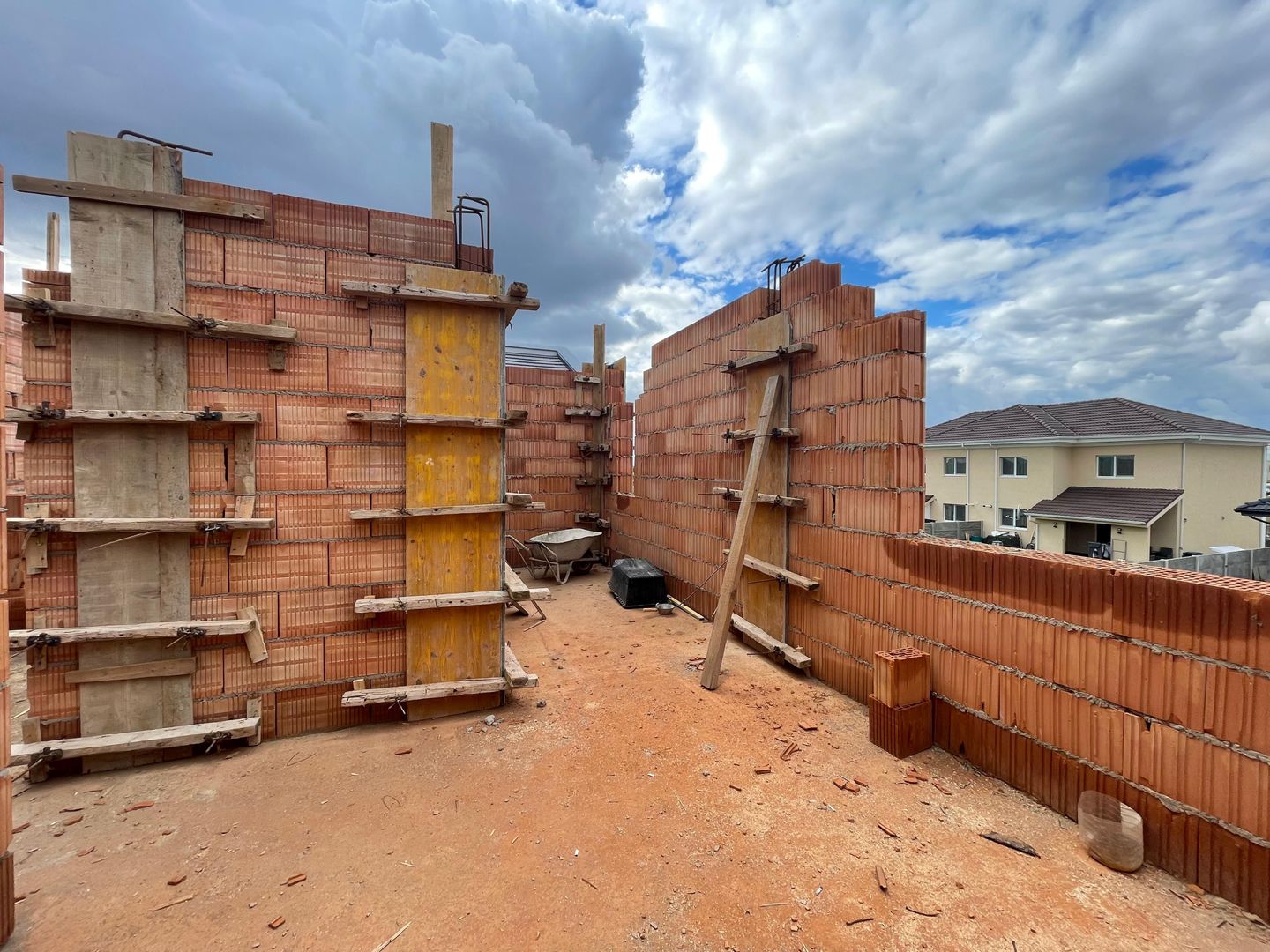 Duplex cu 5 camere, despărțit prin cameră tehnică-205.000€ |Urseni| - Poză 7