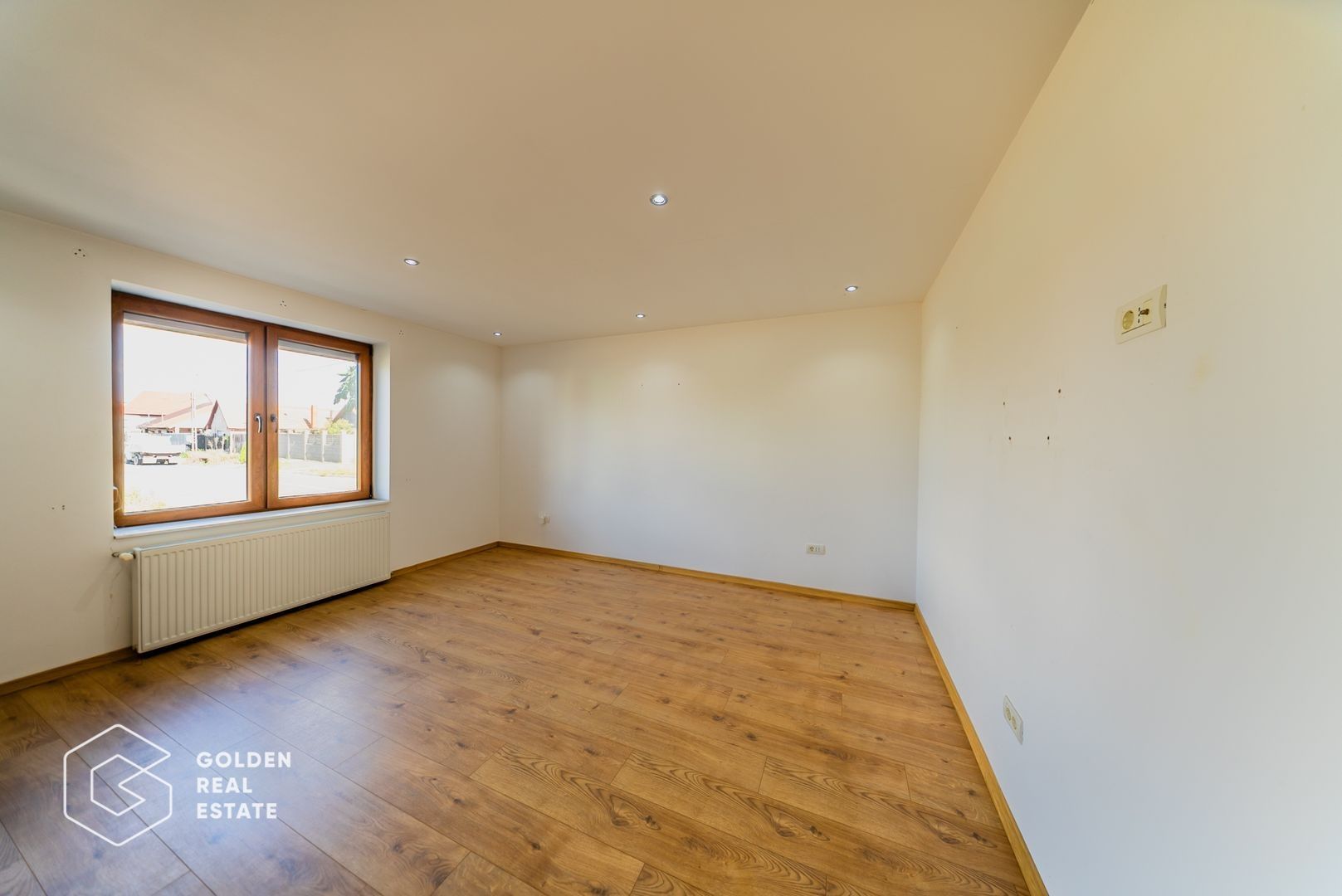 Casa cocheta cu 3 camere, în Bujac, comision 0% - Poză 14