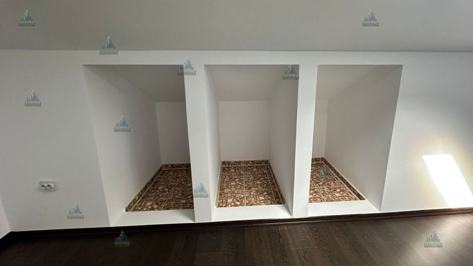 Vilă de vânzare 1500 mp teren - Poză 5