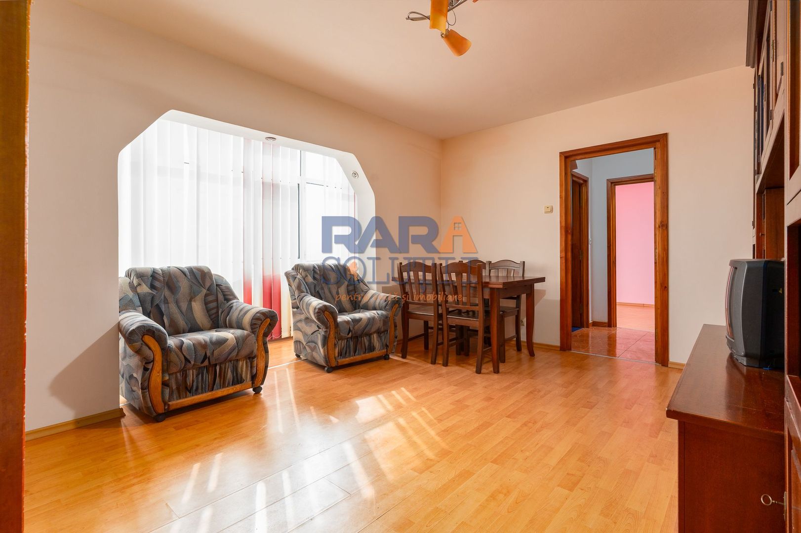 Apartament 3 camere, două băi - Str. Bogdan Dragoș - Poză 8