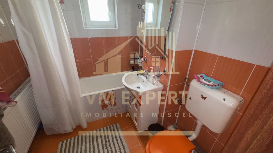 APARTAMENT 3 CAMERE ETAJ 4 VISOI - Poză 13