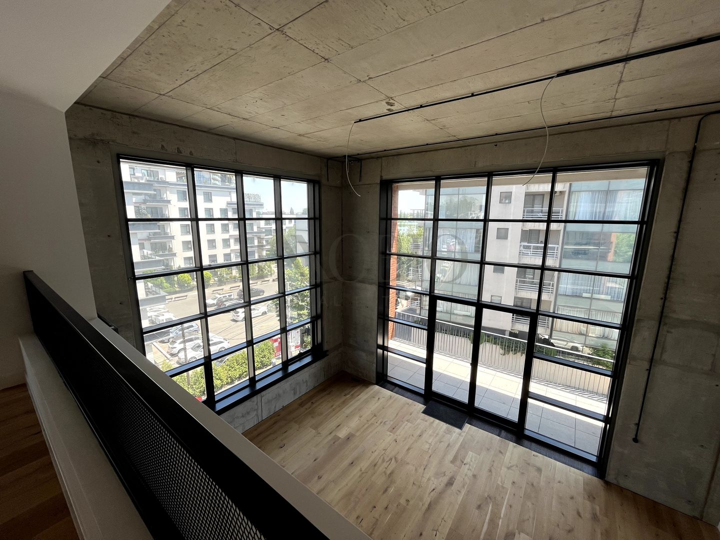Brick Lofts Unitate pe 2 Niveluri nemobilata, Vedere Lac - Poză 1