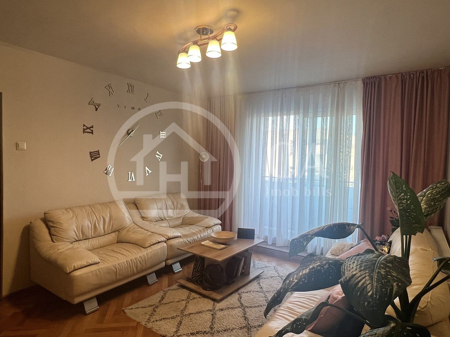 Apartament cu 3 camere de vanzare zona Cantemir, Oradea - Poză 1