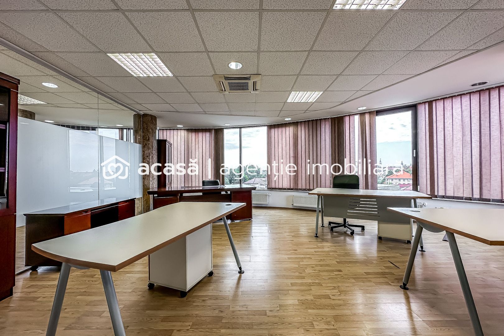 Închiriere spațiu de birouri premium în centru Arad - Poză 1