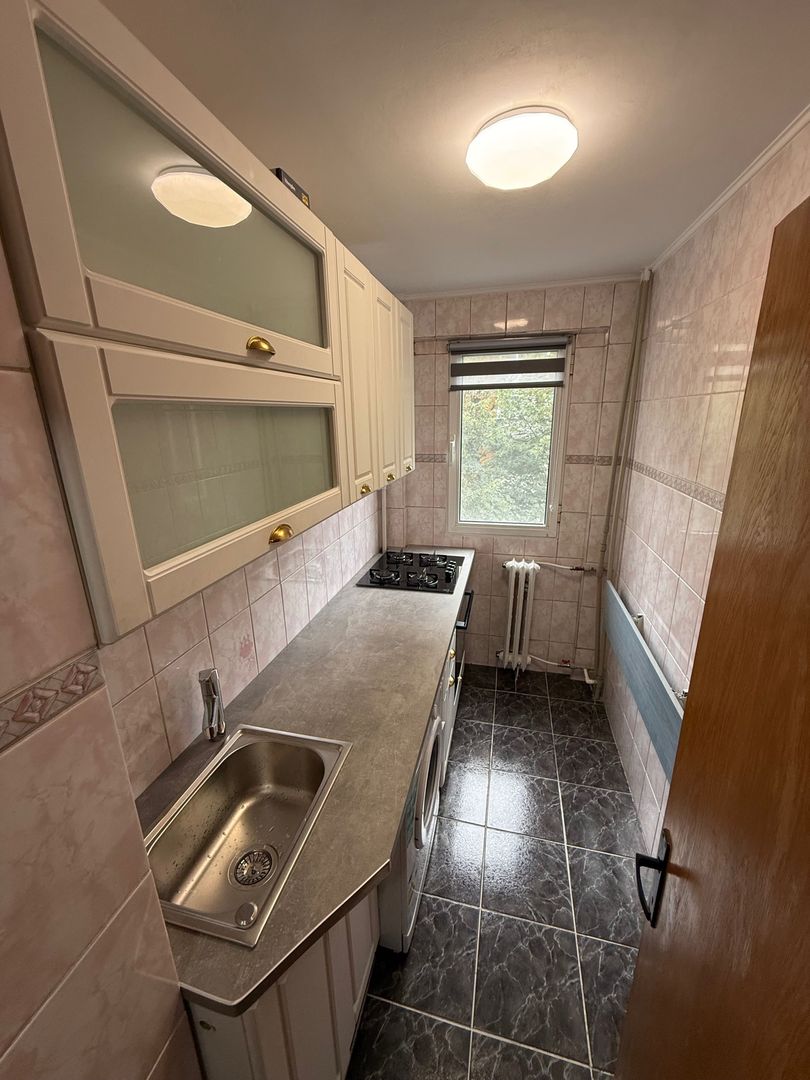Apartament de 2 camere in zona Lujerului la 2 3 minute de metrou - Poză 2