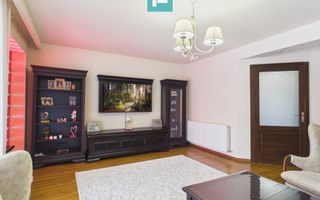 Vilă cu 7 camere de vânzare în zona Central - Poză 33