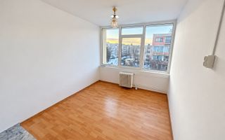 Garsoniera tip Cameră Tractorul, etaj intermediar - Poză 2