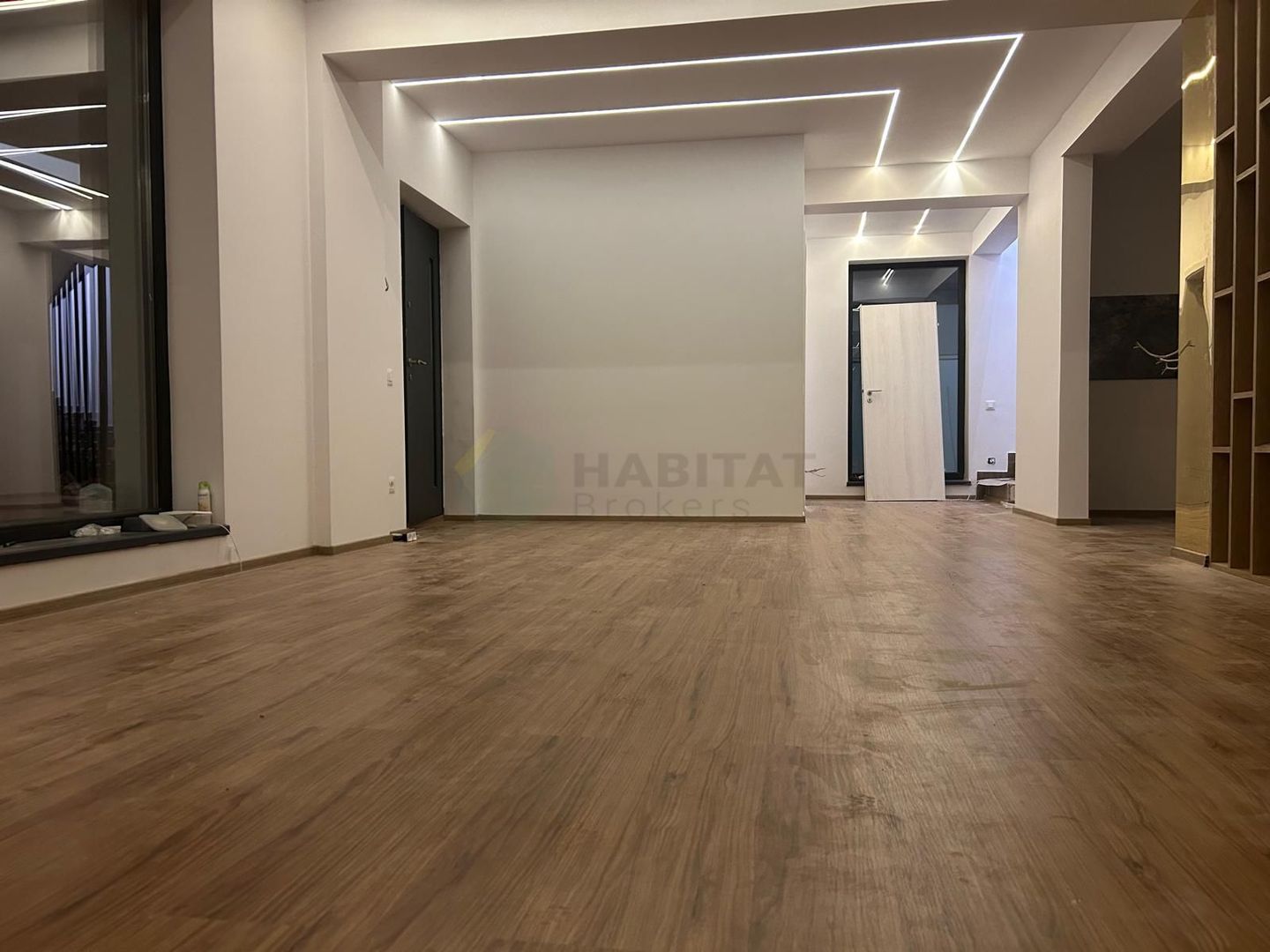 Casă modernă de vânzare / Strada Alexandru Ioan Cuza - Poză 3