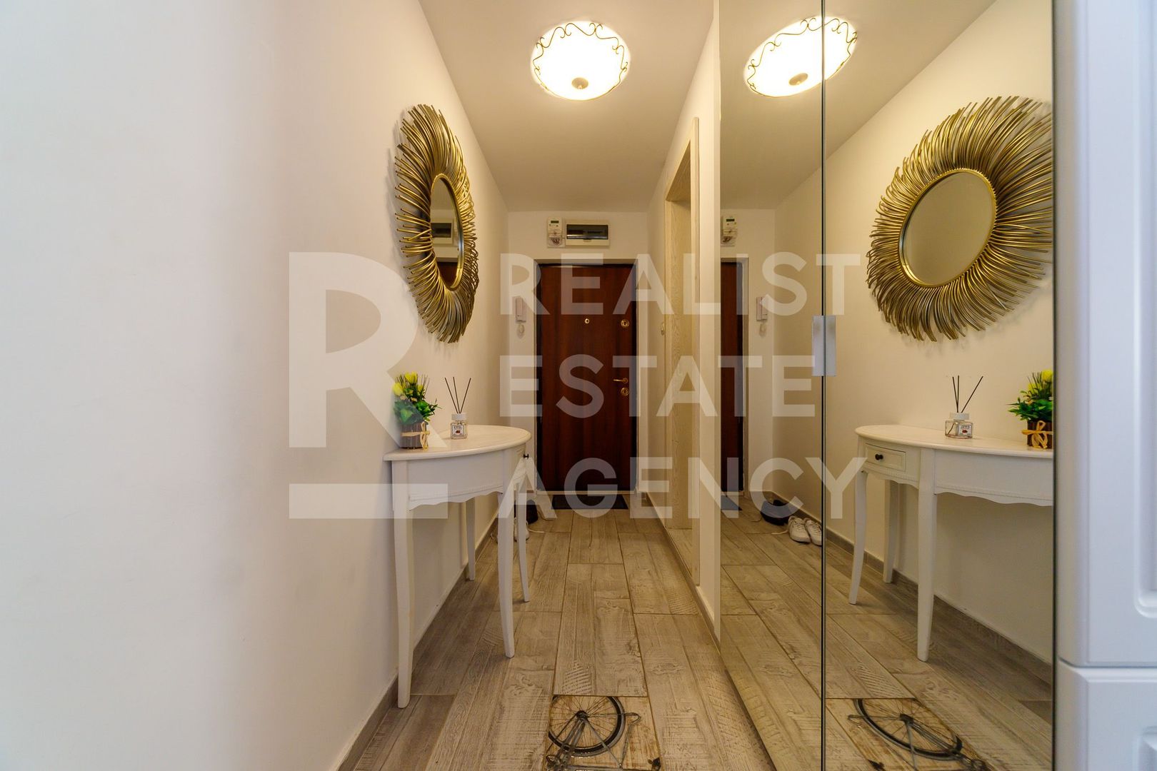 Vânzare, apartament cu 2 camere în zona Drumul Taberei - Poză 7