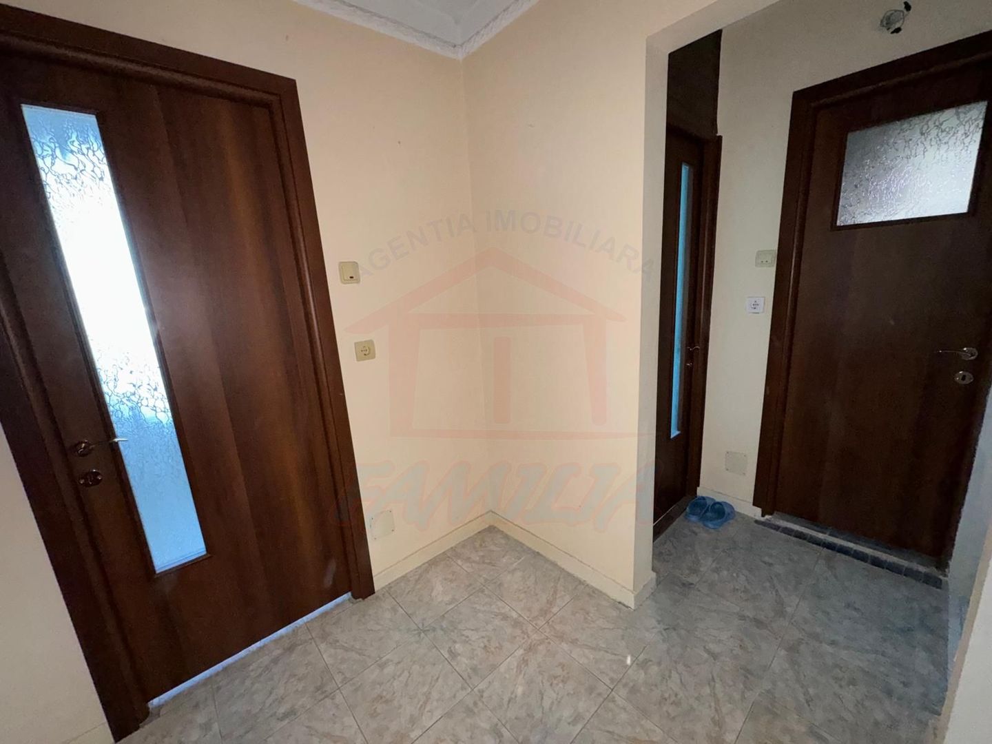 47.900 euro APARTAMENT LIBER, doua camere, decomandat,  Micro17 - Poză 1