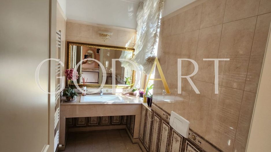 Resedinta exclusivista | Curte generoasa | Erou Iancu Nicolae - Poză 24