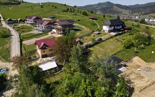 Casa bătrânească cu foișor și teren - Poză 10