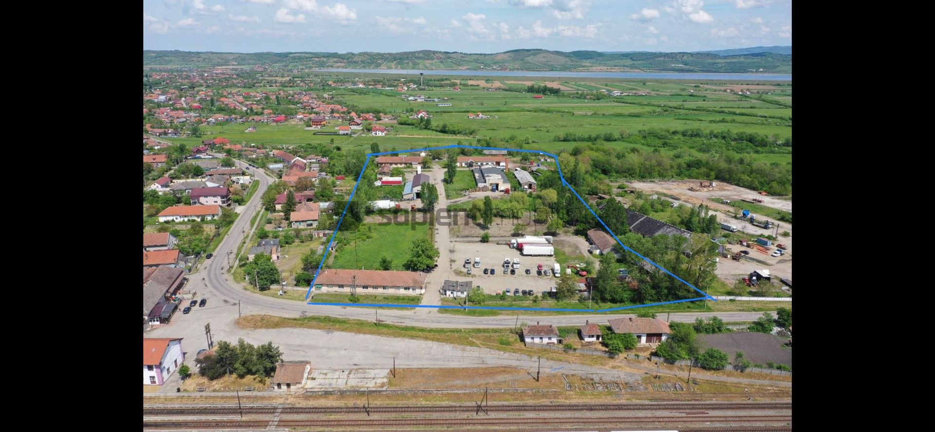 Spatii industriale si teren langa calea ferata Tileagd - Poză 1