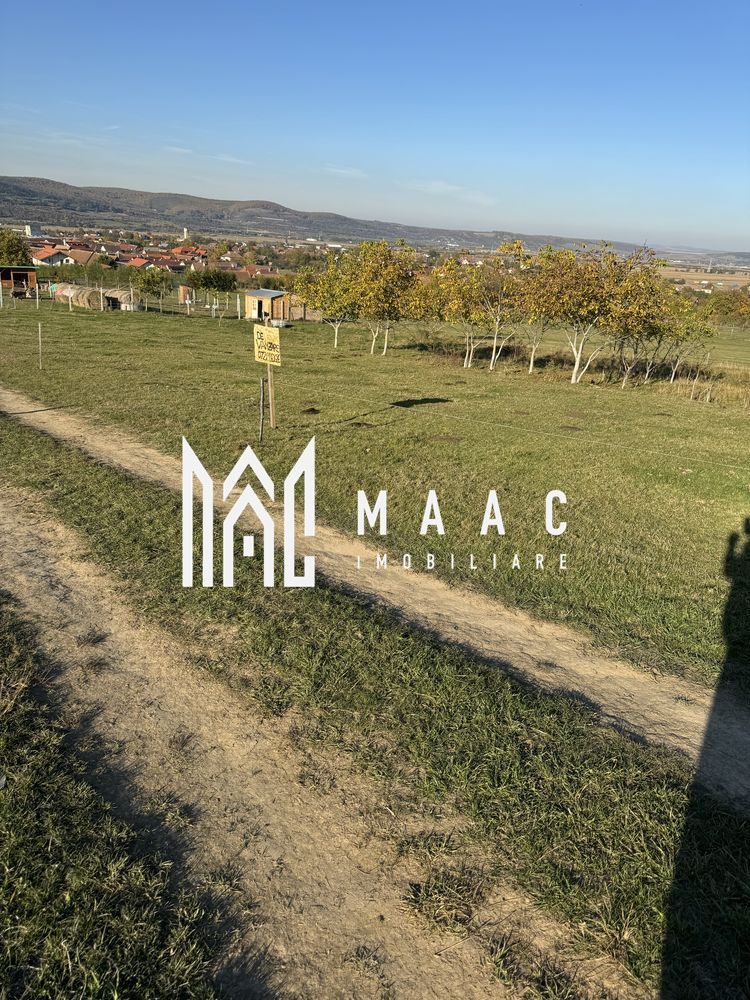 Teren intravilan 900 mp |  | Acces asfaltat | Zonă Campsor Orlat - Poză 1