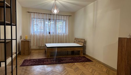 Inchiriere Casa-curte- 1Mai zona Expozitiei