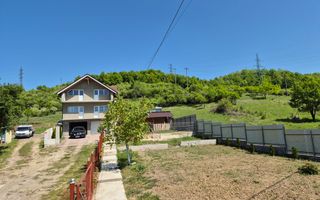 Vand casa 8 camere, 5 bai, 2 garaje, teliucul inferior, teren 1767 mp - Poză 1
