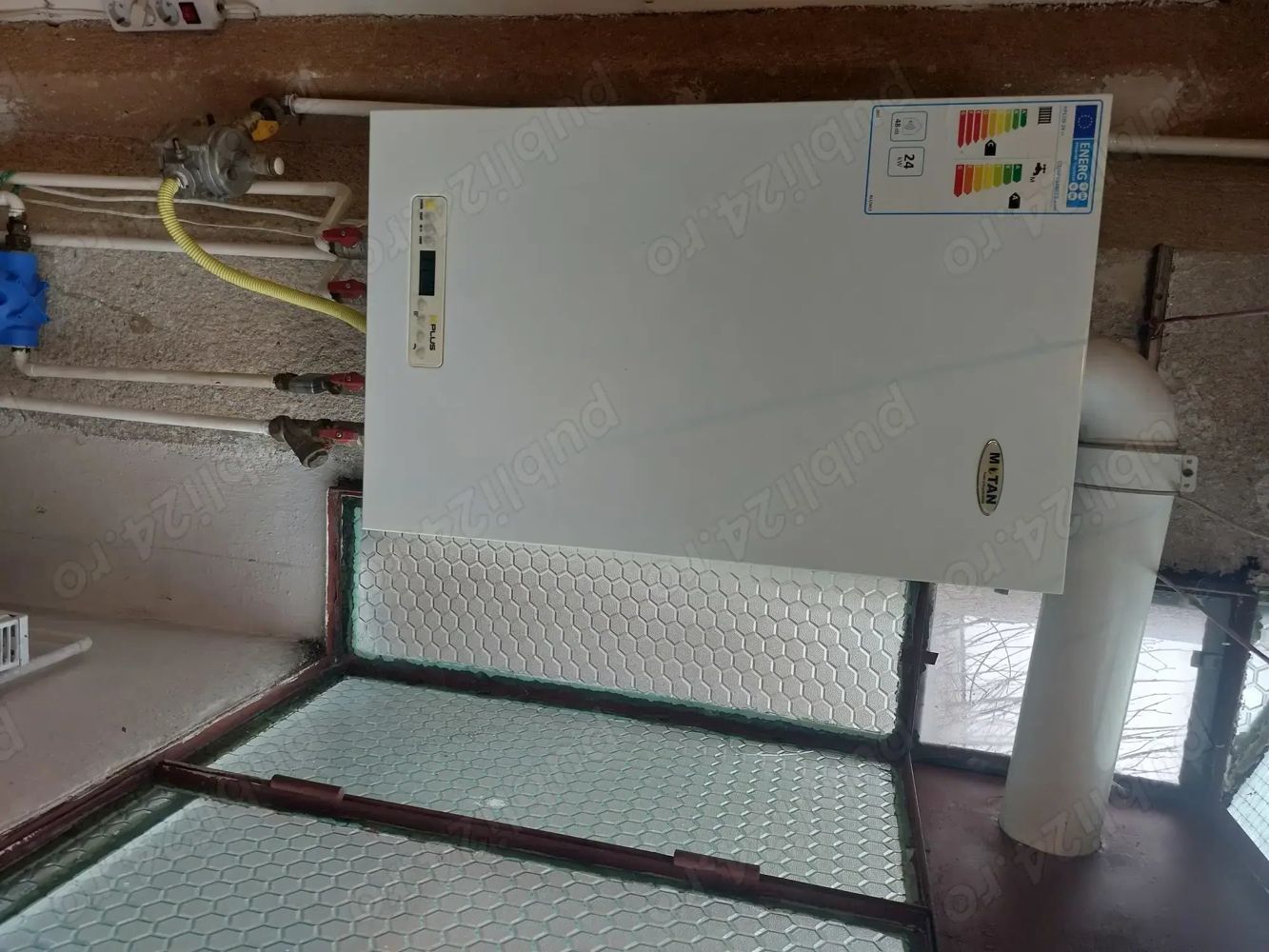 BRASADAS vinde ap 2 cam etaj 4/4 in Micro 16. - Poză 2