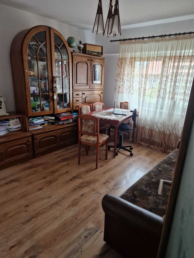 BRASADAS vinde ap 3 cam RENOVAT etaj 4/4 Carpati 2. - Poză 3