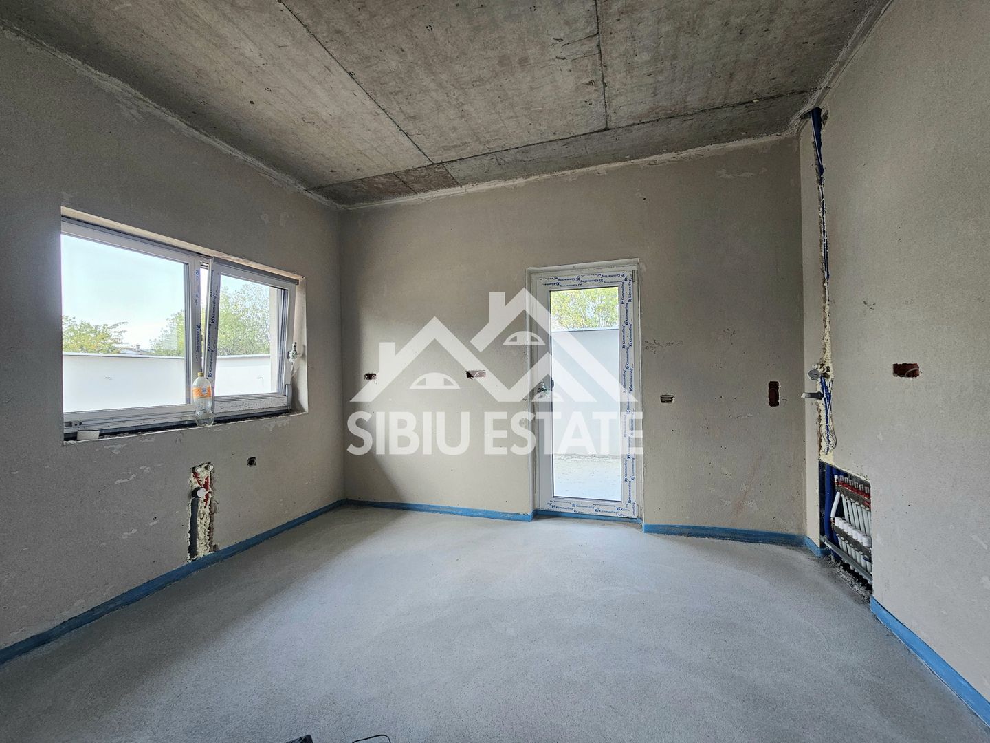 Casa noua 4 camere Selimbar central - Poză 4