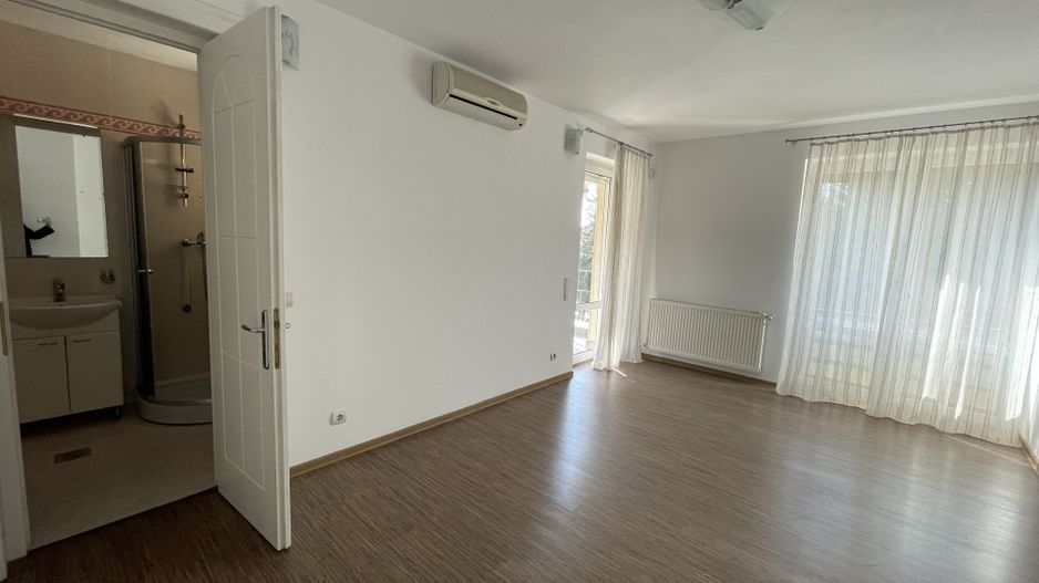 Vilă Individuală Spațioasă în Zona Iancu Nicolae - Poză 7