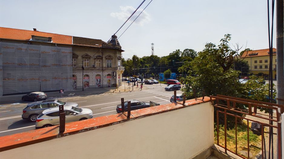 Apartament ultracentral pe B-dul Revoluției - Poză 1