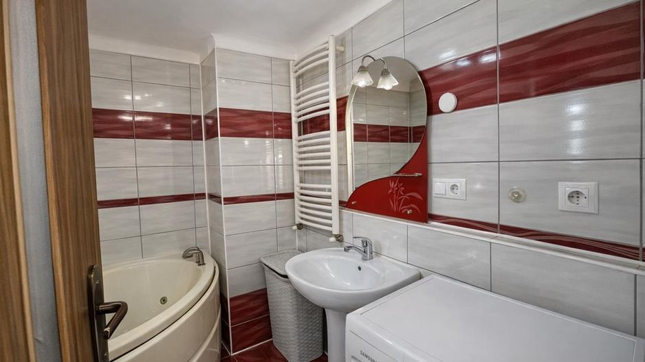 Casa eleganta, curte amenajata, garaj, Brancovenesti, Mures - Poză 6