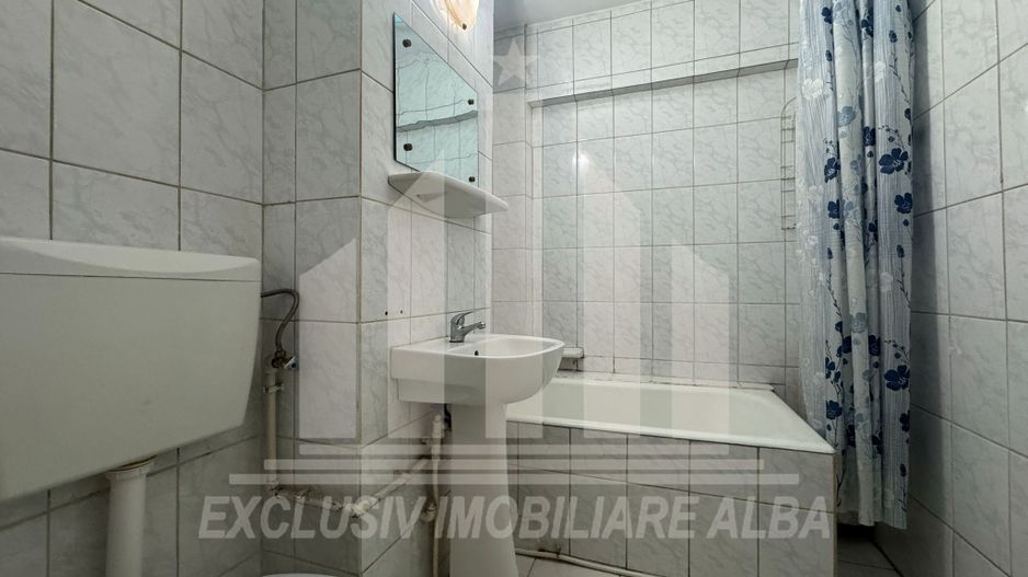 Apartament cu 2 camere decomandate, etaj intermediar, Cetate - Poză 7