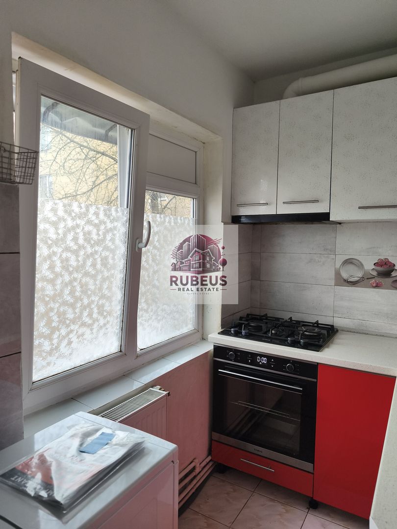 Mic la întreținere, bun la randament: apartament în Orșova - Poză 30