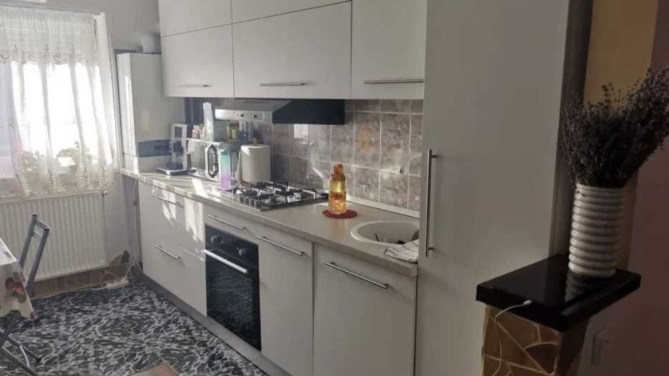 Apartament cu 2 camere decomandate Mv2 strada Mozart renovat, mobilat. - Poză 1
