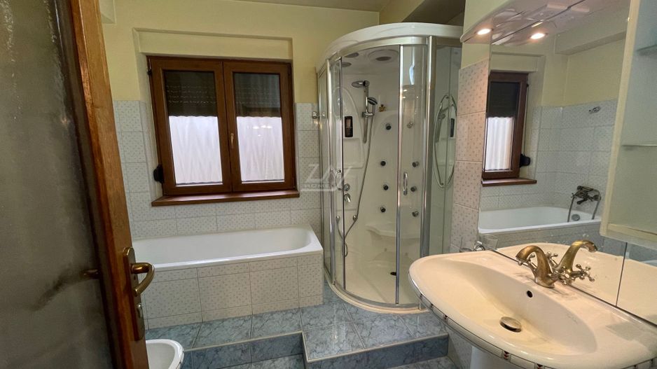 Casa individuala deosebita in zona Girocului - pozitie excelenta. Garaj dublu. - Poză 16