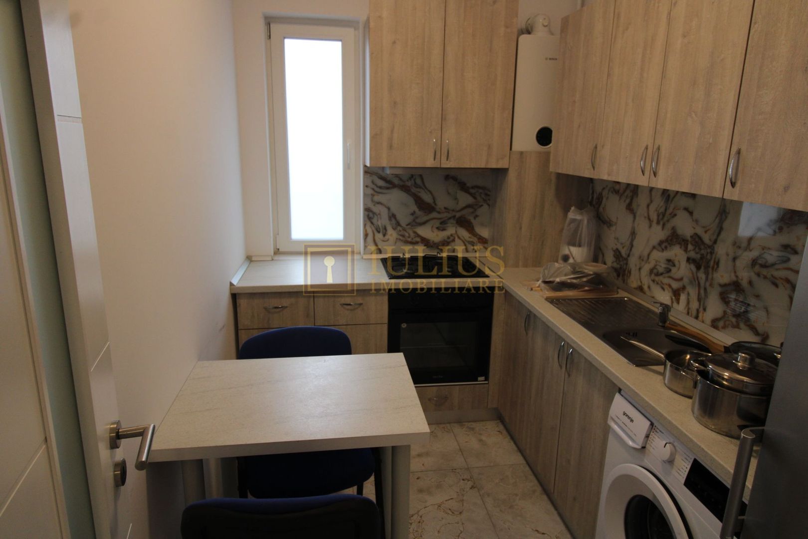 la 10 min de Complex, ideal pentru cuplu, studenti, centrala proprie - Poză 7