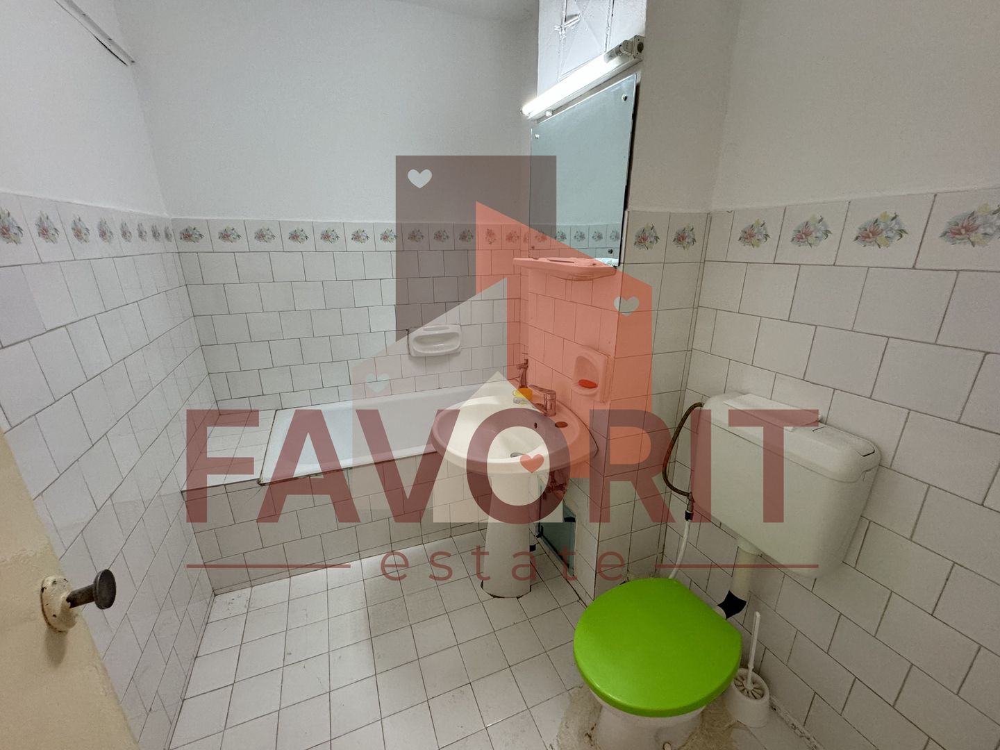 Decomandat. Model spatios. Disponibil imediat. Etaj intermediar. - Poză 16