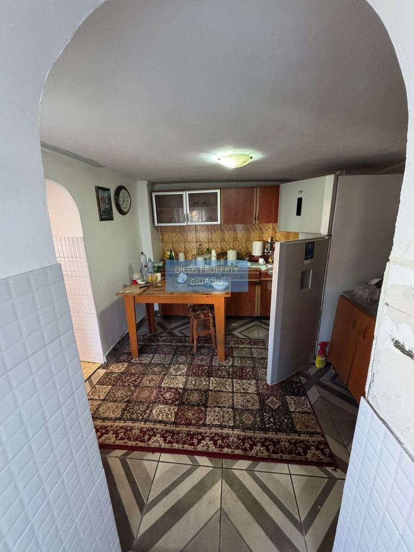 De Vânzare - Casă, Strada Griviței - Poză 2