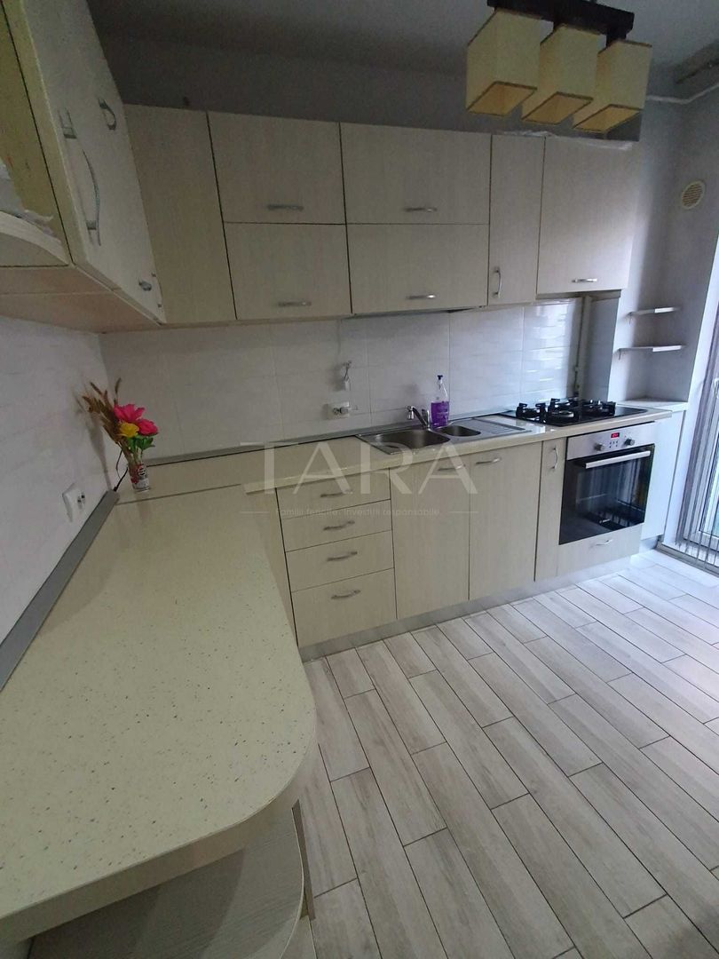 Apartament cu  2 camere de vanzare zona Vest - Poză 2