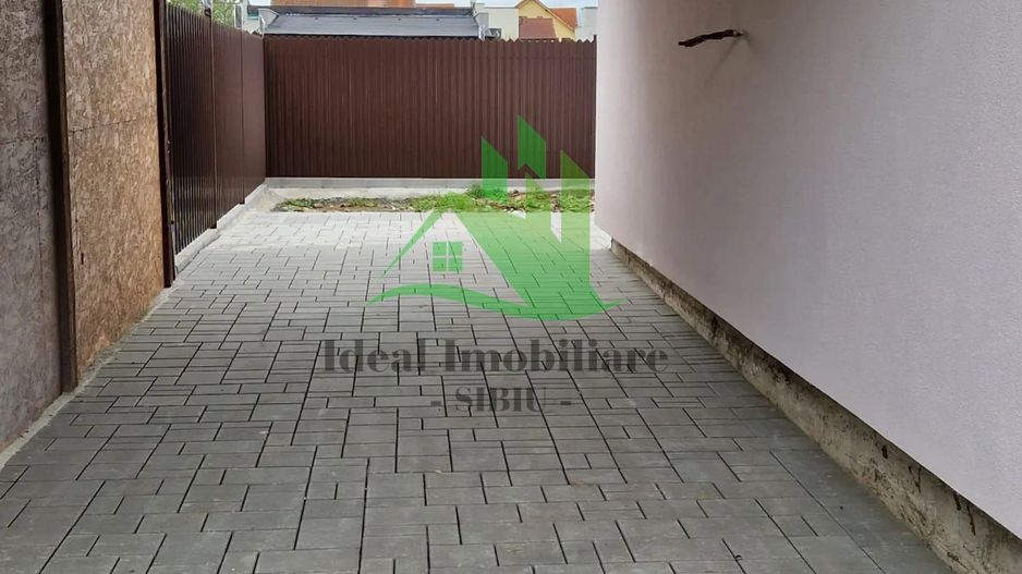 Casa Single cu 4 camere si carport, Zona Brana Selimbar - Poză 5