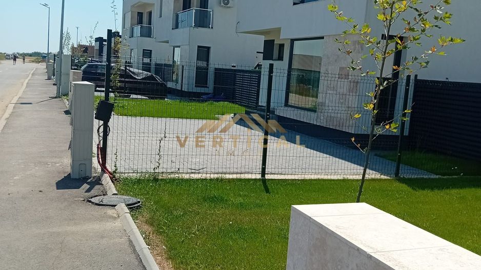 Vanzare Vila P+1 în cartier select - Poză 2