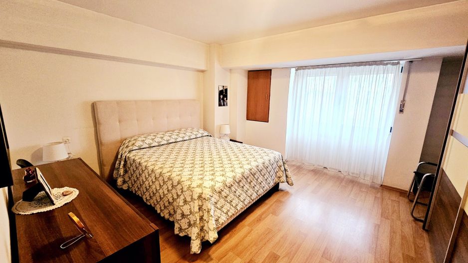 De vanzare Apartament 4 camere ULTRACENTRAL Piata Unirii, Bucuresti - Poză 3