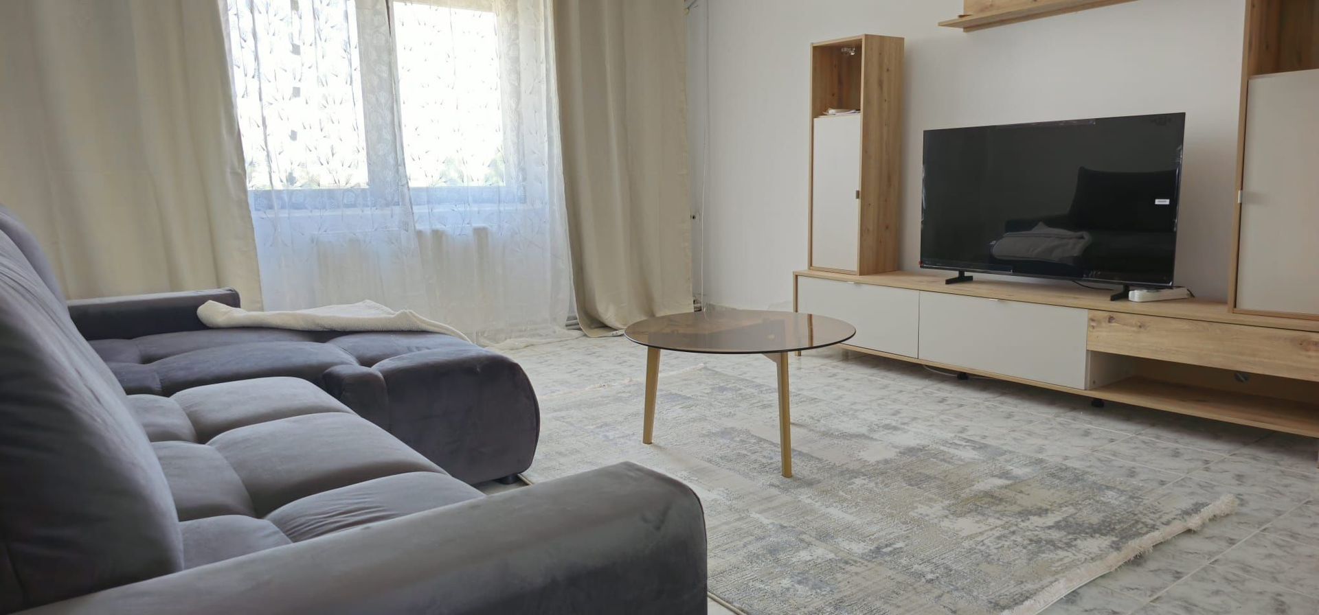De inchiriat apartament spatios, zona Garii, et. 3, 490 euro negociabil - Poză 2
