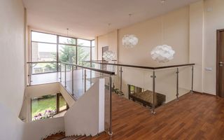 Vilă cu design și dotări deosebite de vânzare - Poză 6