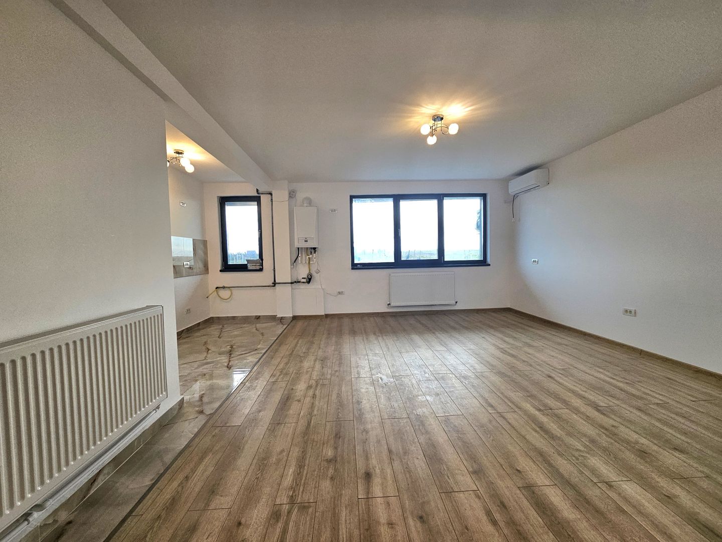 Apartament cu 3 camere de vanzare Ovidiu Constanta parcare inclusa - Poză 2