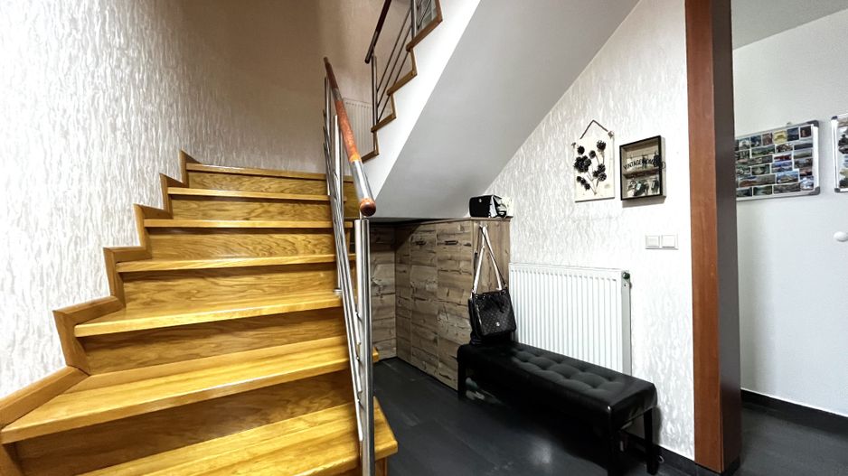 Casa spațioasă și primitoare cu garaj dublu, în Braytim – Soarelui - Poză 25