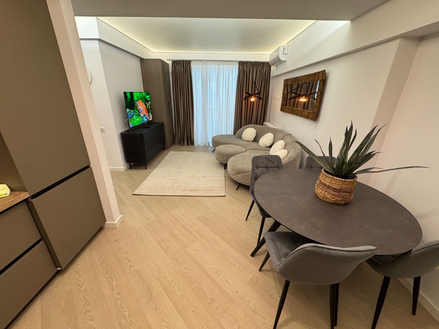 Închiriere ap. 3 camere Lux în Complex Cortina North - Poză 4