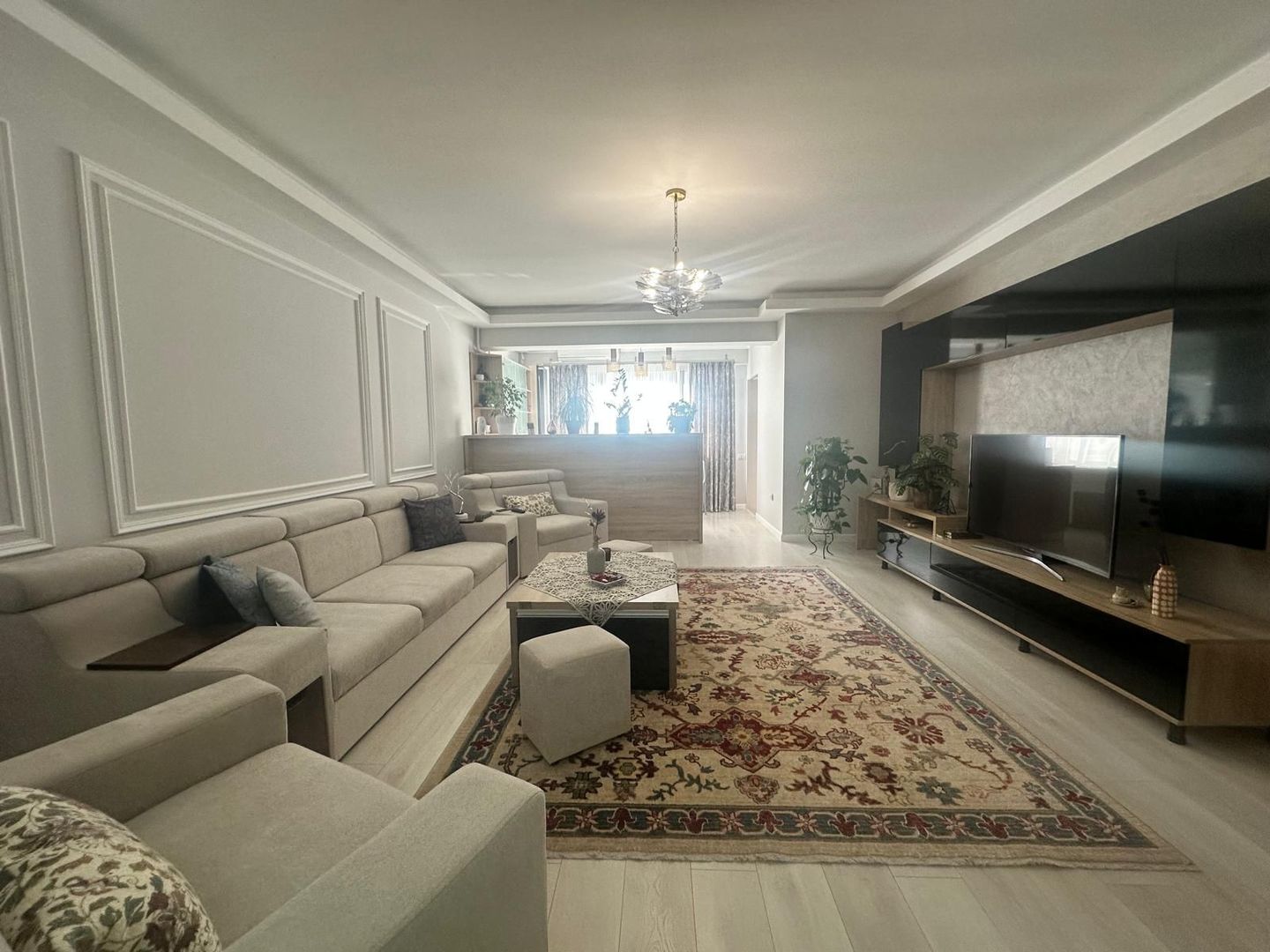 Apartament 3 camere de vanzare Zona Compozitorilor - Poză 2