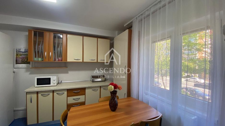 Apartament 4 camere | Etaj 1 | Bulevard principal | Alexandria - Poză 4