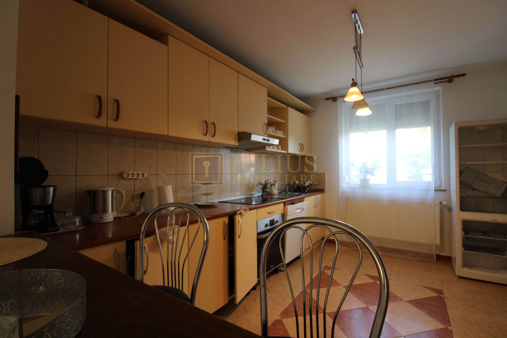 Casa in Blascovici, 5 camere + 3 bai, centrala proprie - Poză 7