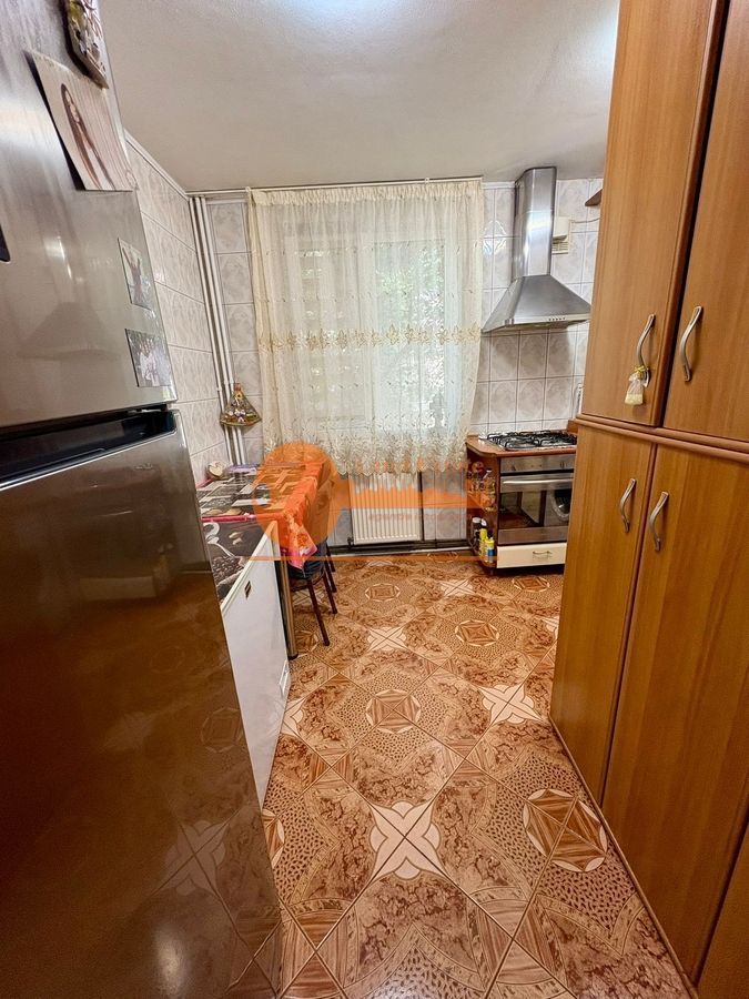 Apartament 4 Camere Centrala Propie - Poză 6