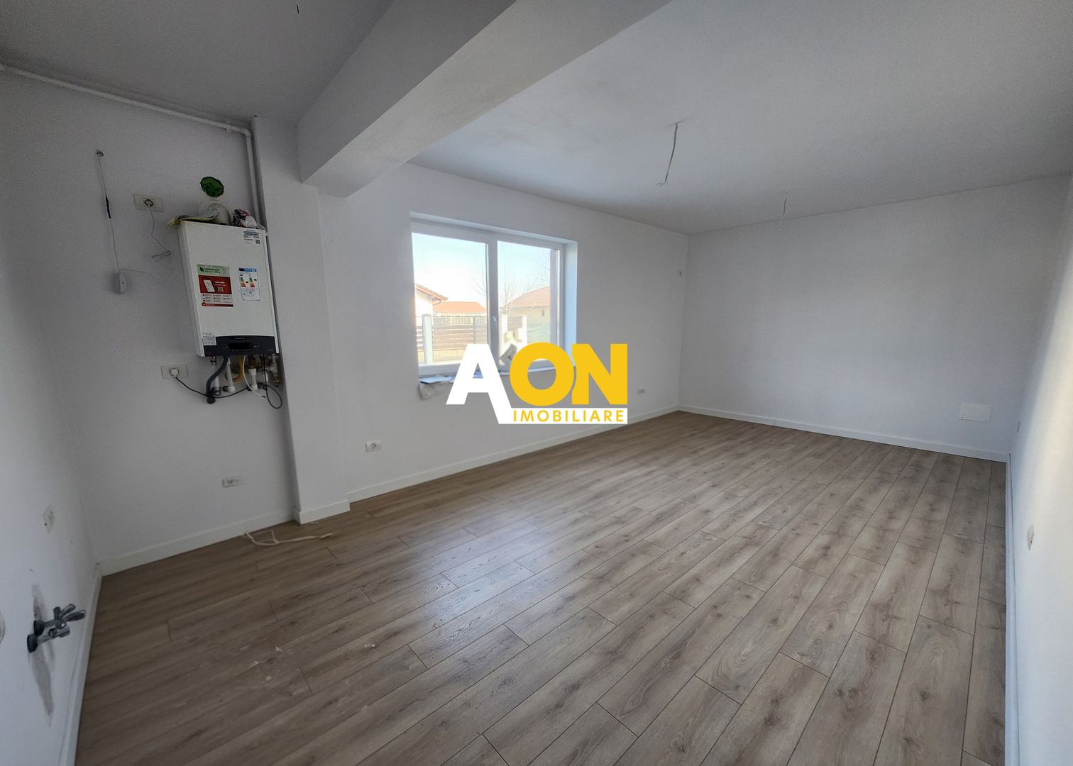 Apartament premium cu 3 camere, 2 bai, parter inalt, Cetate - Poză 1