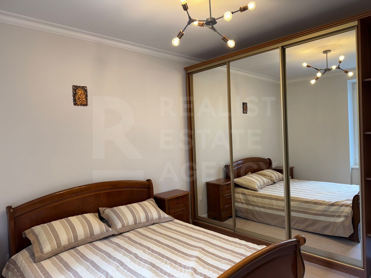 Chirie, casă, 2 nivele, 5 camere, str-la Nucarilor, Telecentru - Poză 5