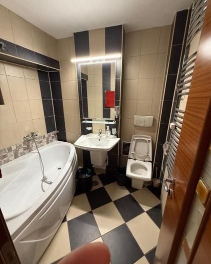 BRASADAS inchiriaza ap 3 cam birou/locuit - terasa - Unirii. - Poză 9