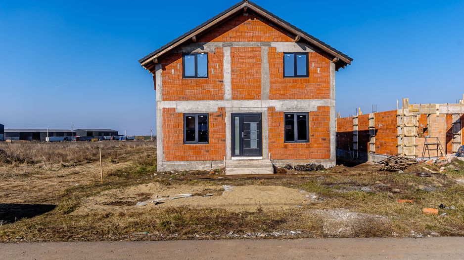 Casă spațioasă în cartier rezidențial în expansiune – Tisa Nouă, Arad - Poză 2